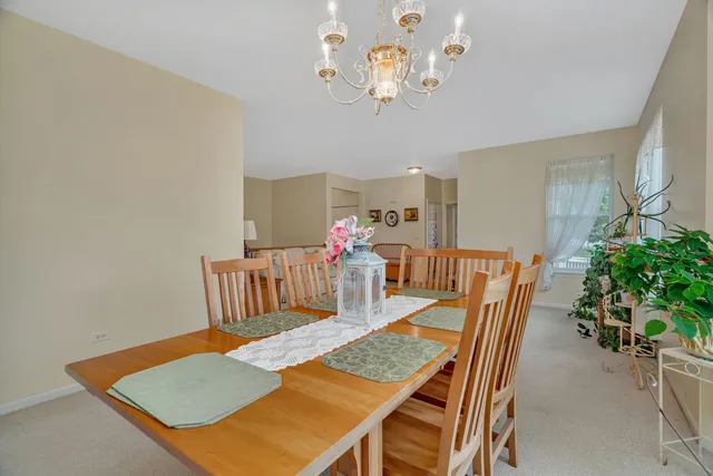 $384,500 | 21201 Lily Lake Lane, Crest Hill, IL 60403