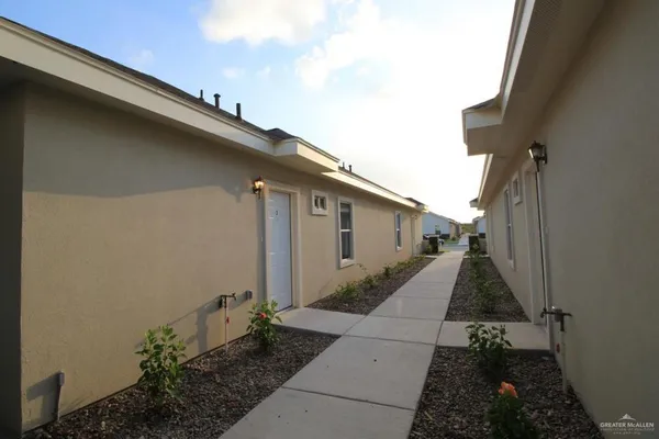 $1,175 | 2013 Canyon Drive, Unit 4, Weslaco, TX 78599