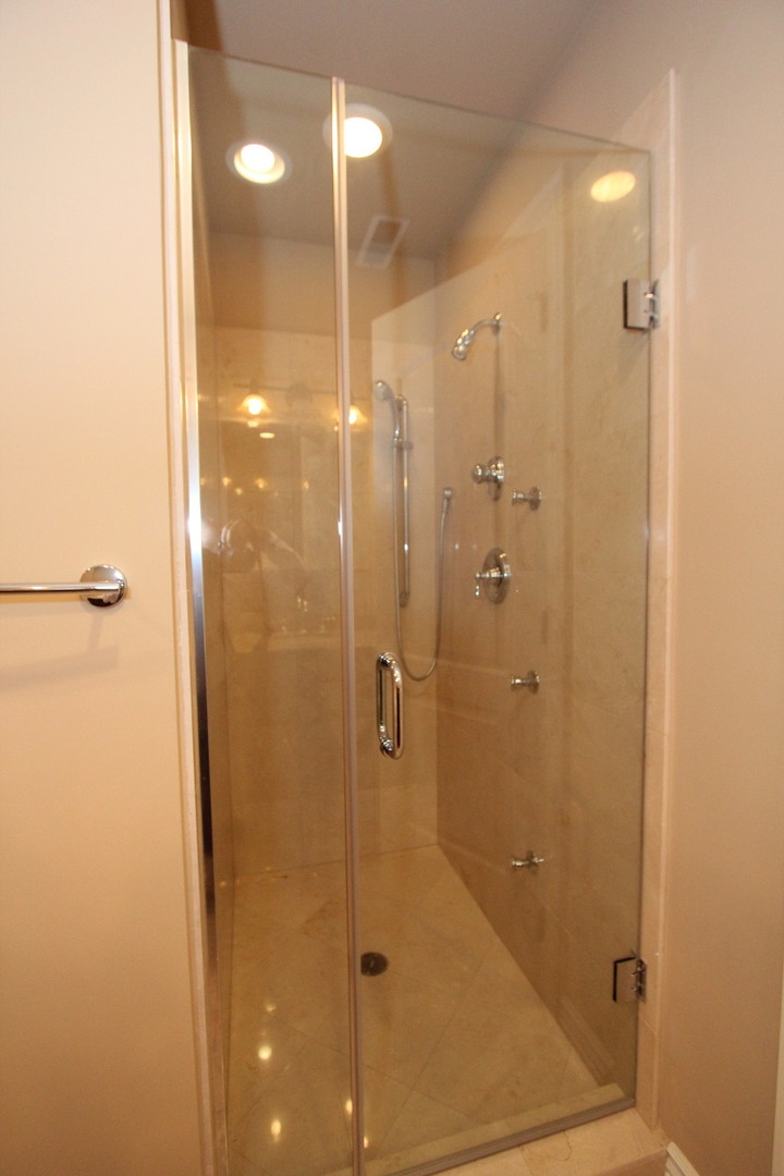35 South Racine Avenue, Unit 5NW Chicago, IL 60607 - Photo 21 of 25 Gallery Image 21