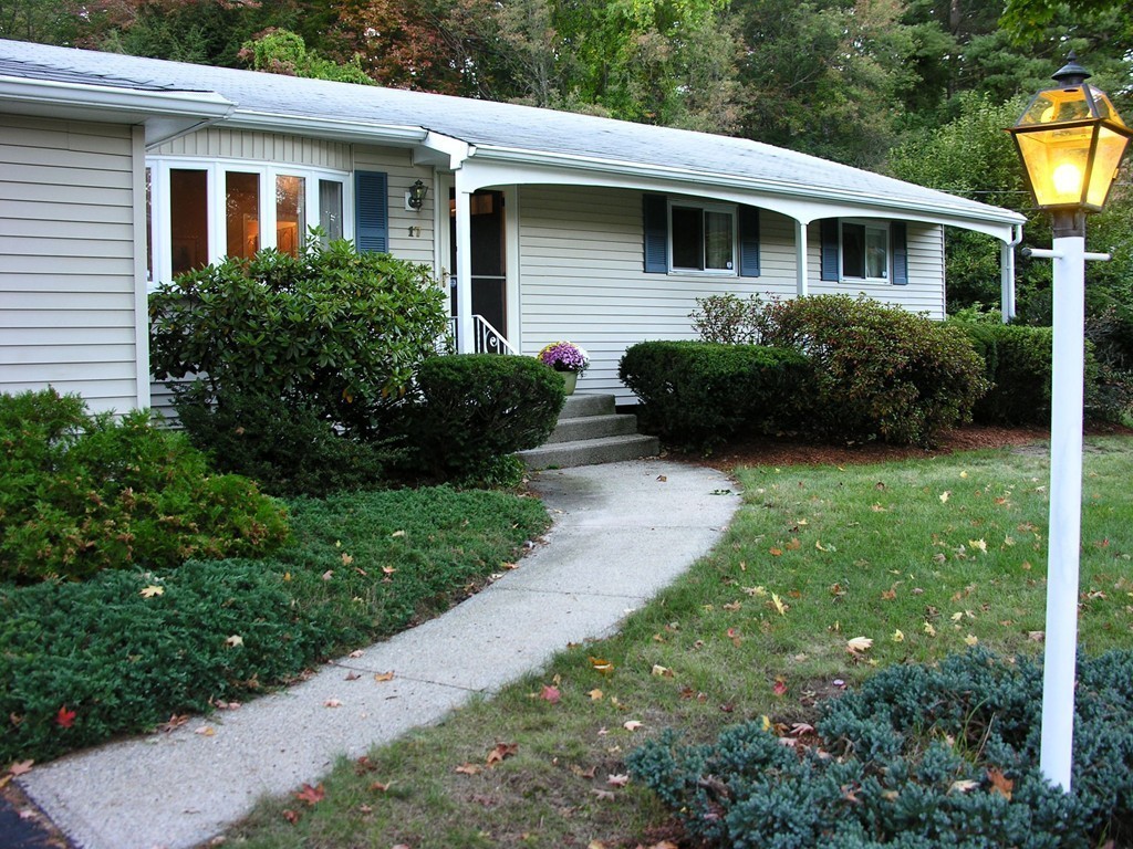 17 Ruthellen Road Holliston, MA 01746 - Photo 3 of 30 Gallery Image 3