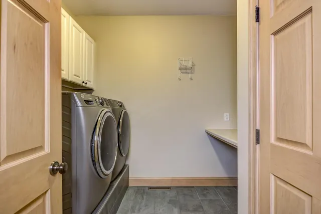 $779,900 | 5720 Wild Rose Lane, Eau Claire, WI 54701