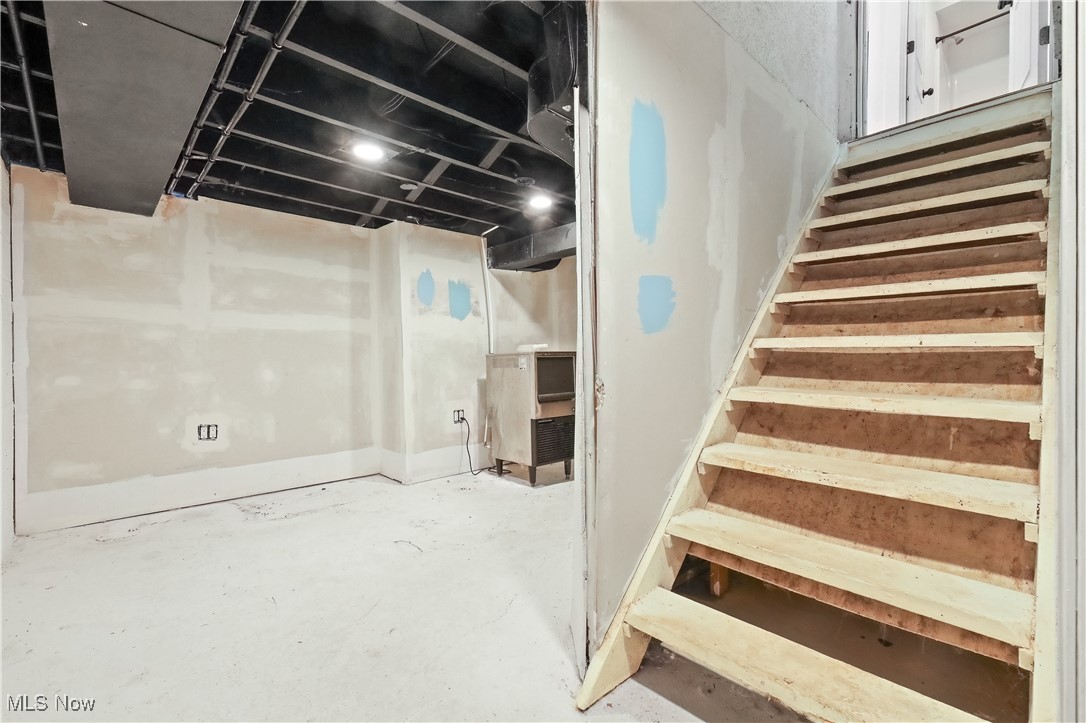 34549 Detroit Road Avon, OH 44011 - Photo 34 of 50 Stairs and view of built-in icemaker