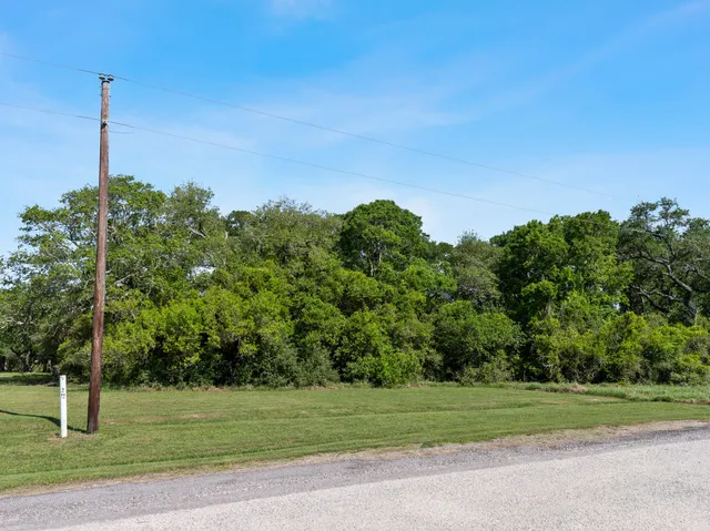 $53,500 | 10 River Hollow Way, Palacios, TX 77465