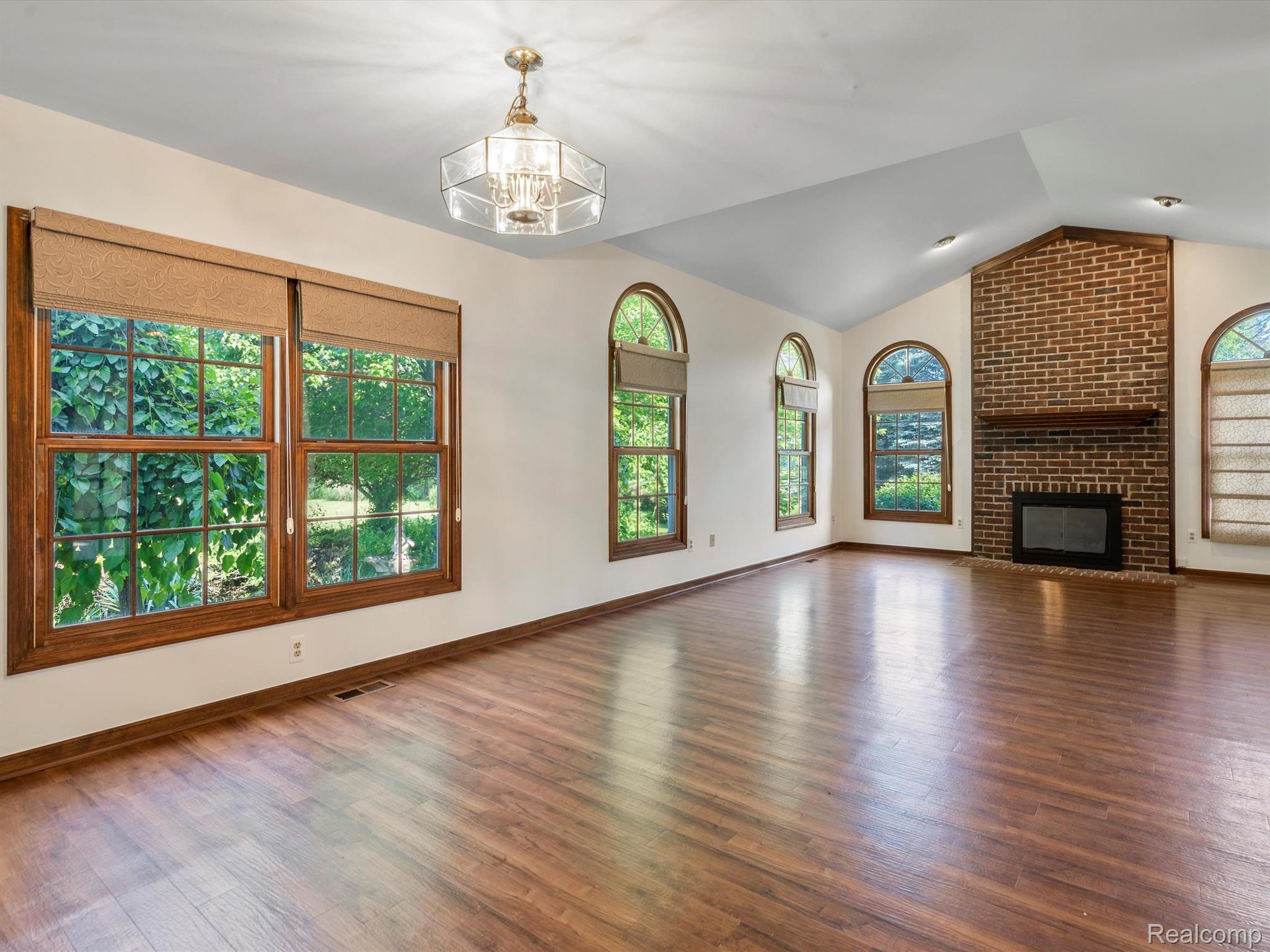 1693 Townsend Road Leonard, MI 48367 - Photo 11 of 38 Gallery Image 11