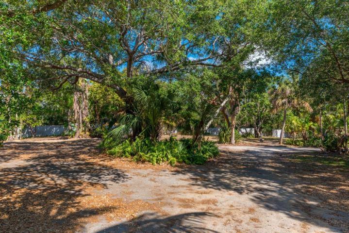 15 South River Road Sewall's Point, FL 34996 - Photo 9 of 20 Gallery Image 9