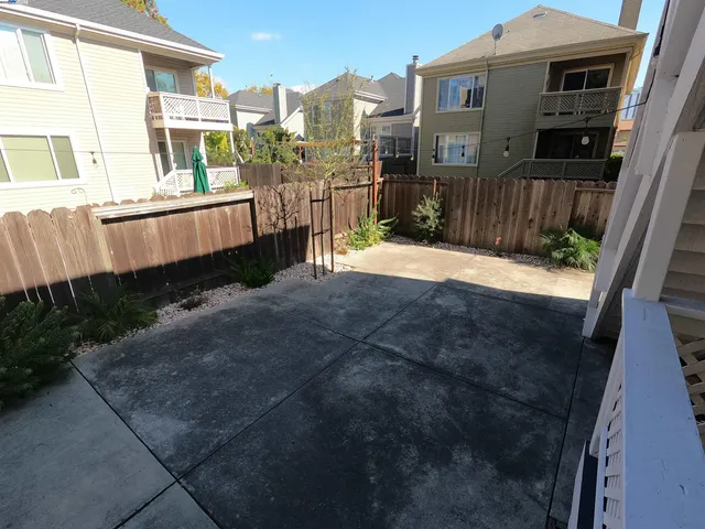 $2,900 | 808 14th Street, Oakland, CA 94607