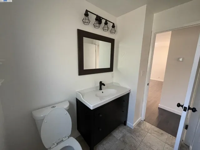 $2,900 | 808 14th Street, Oakland, CA 94607