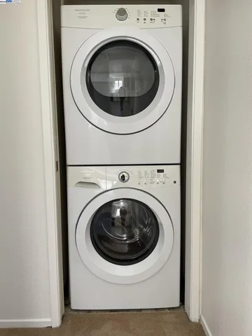 $2,900 | 808 14th Street, Oakland, CA 94607