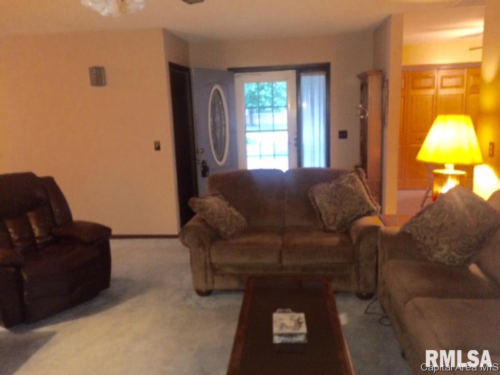 1 Providence Lane Springfield, IL 62711 - Photo 4 of 12