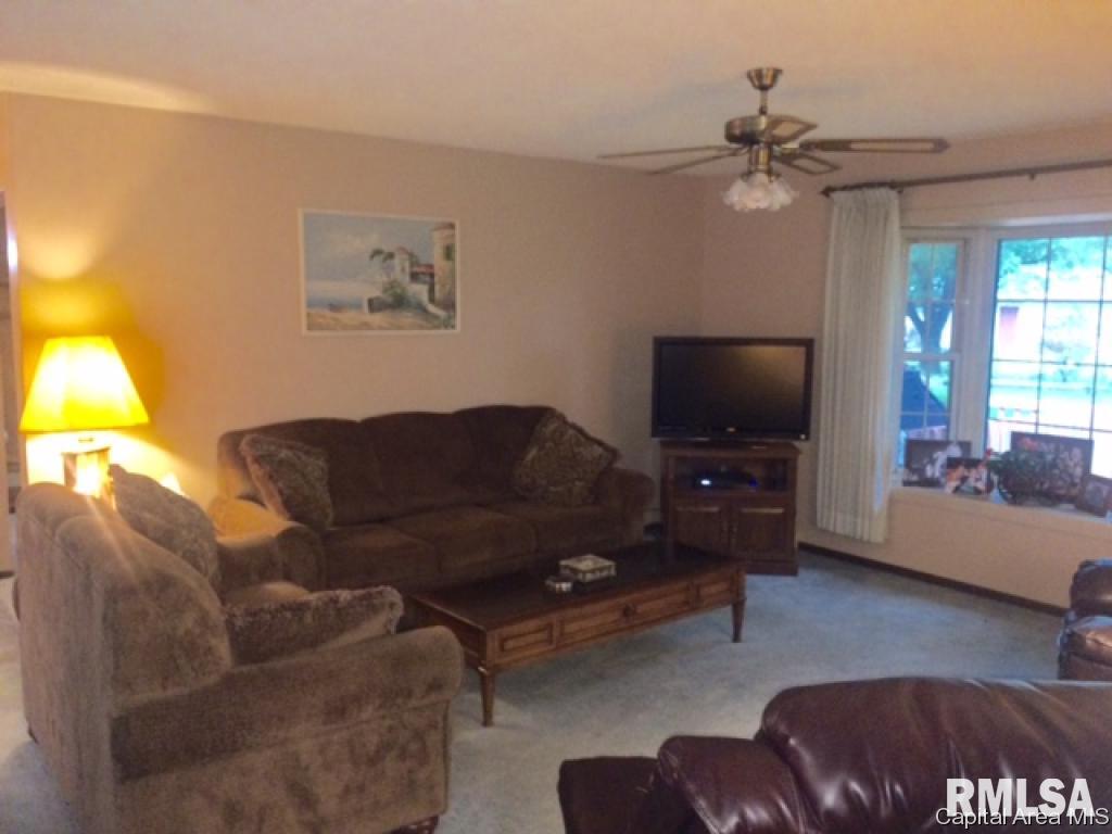 1 Providence Lane Springfield, IL 62711 - Photo 5 of 12
