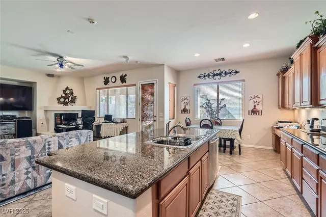 $700,000 | 2345 Gondi Castle Avenue, Henderson, NV 89044