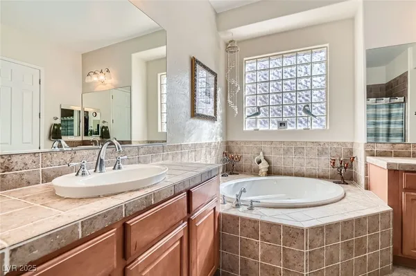 $689,000 | 2345 Gondi Castle Avenue, Henderson, NV 89044