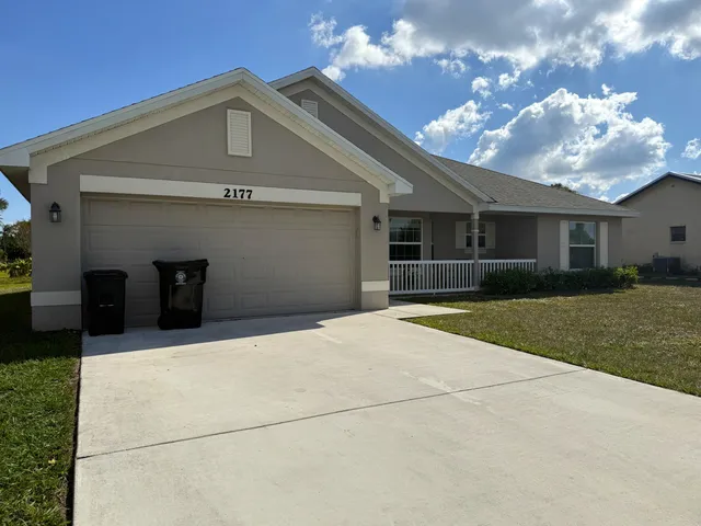 $900 | 2177 Southeast Dolphin Road, Port St. Lucie, FL 34952