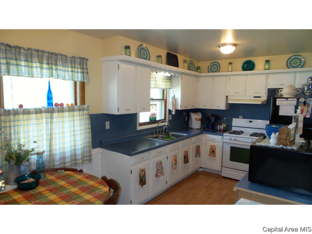 1558 Berwick Road Abingdon, IL 61410 - Photo 11 of 29