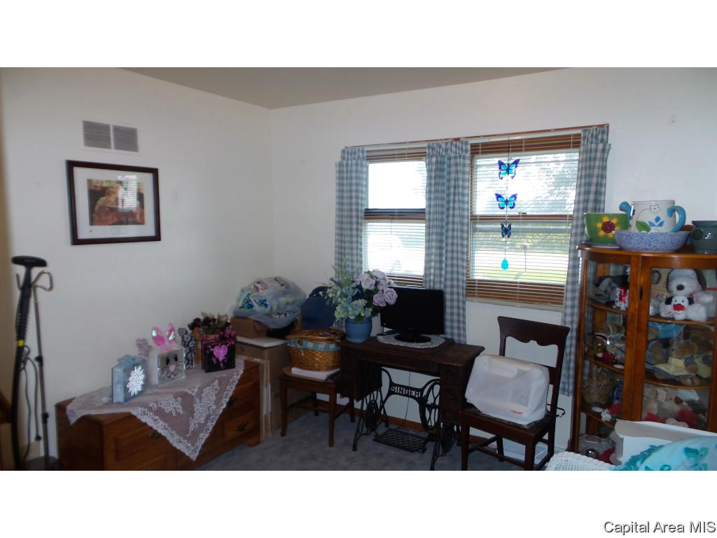 1558 Berwick Road Abingdon, IL 61410 - Photo 17 of 29