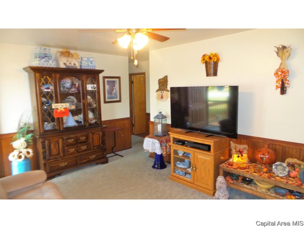 1558 Berwick Road Abingdon, IL 61410 - Photo 6 of 29