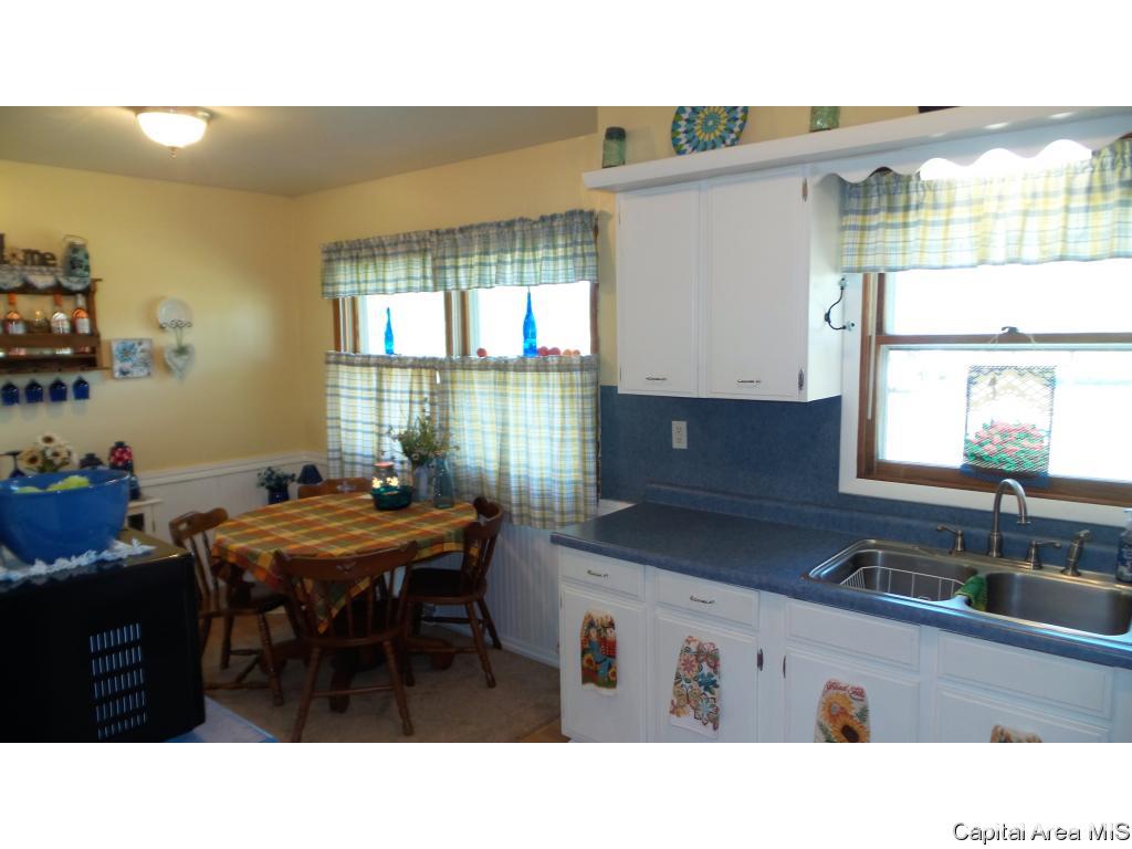 1558 Berwick Road Abingdon, IL 61410 - Photo 10 of 29