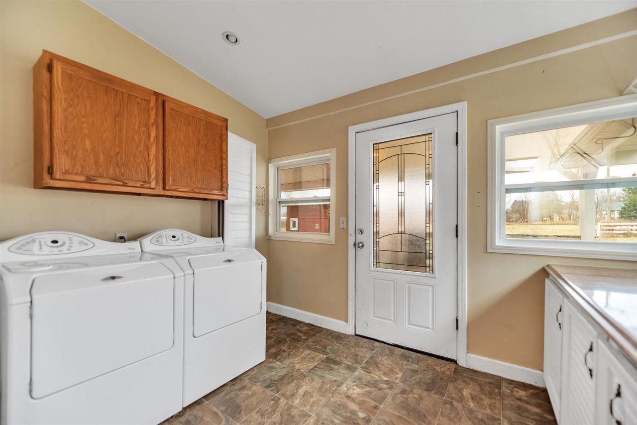 4022 Peters Road Columbiaville, MI 48421 - Photo 11 of 32 50029880-11.JPG