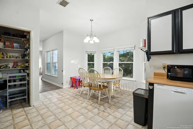 a view of yard with tree s