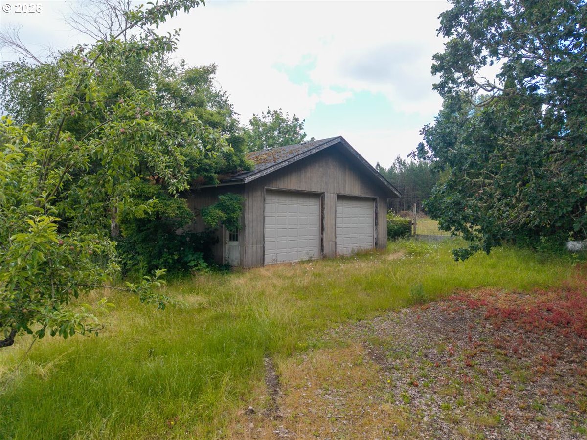 33926 Ford Mill Road Lebanon, OR 97355 - Photo 6 of 35