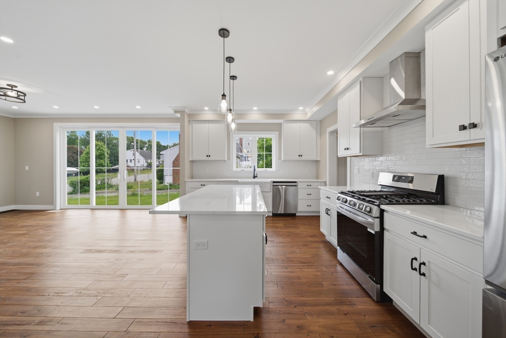 40 Ferncroft Road Braintree, MA 02184 - Photo 5 of 42