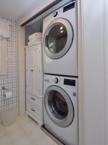 $889,000 | 113 Commercial Street, Boothbay Harbor, ME 04538