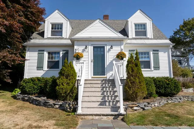 $889,000 | 113 Commercial Street, Boothbay Harbor, ME 04538