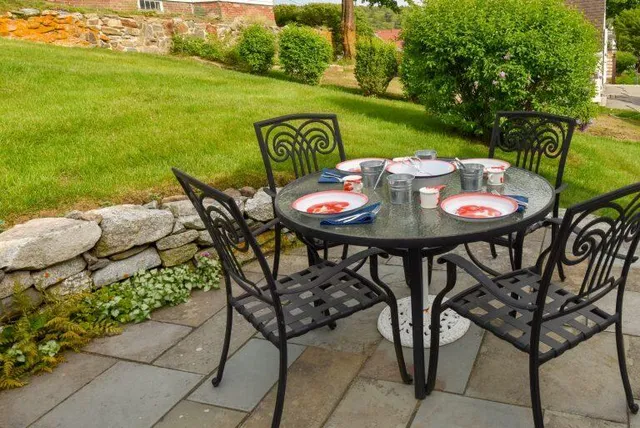 $889,000 | 113 Commercial Street, Boothbay Harbor, ME 04538