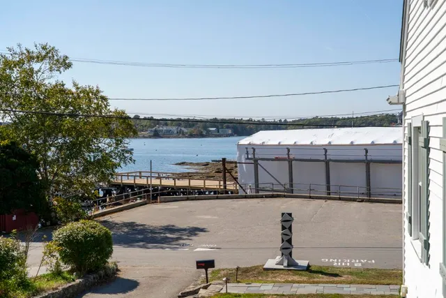 $889,000 | 113 Commercial Street, Boothbay Harbor, ME 04538