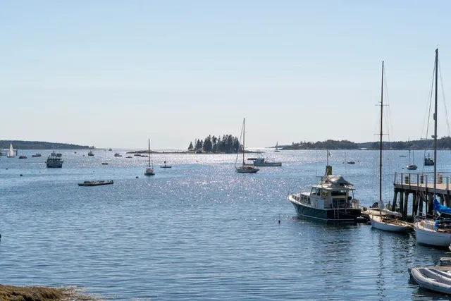 $889,000 | 113 Commercial Street, Boothbay Harbor, ME 04538