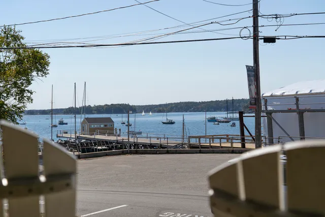 $889,000 | 113 Commercial Street, Boothbay Harbor, ME 04538