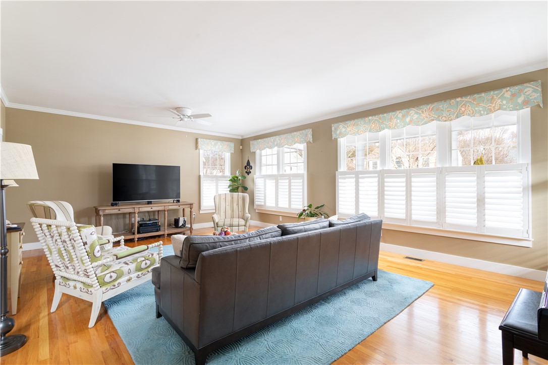 271 Wickford Point Road North Kingstown, RI 02852 - Photo 14 of 50