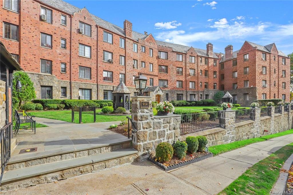914 Wynnewood Road, Unit LL4, Pelham, NY 10803 Compass