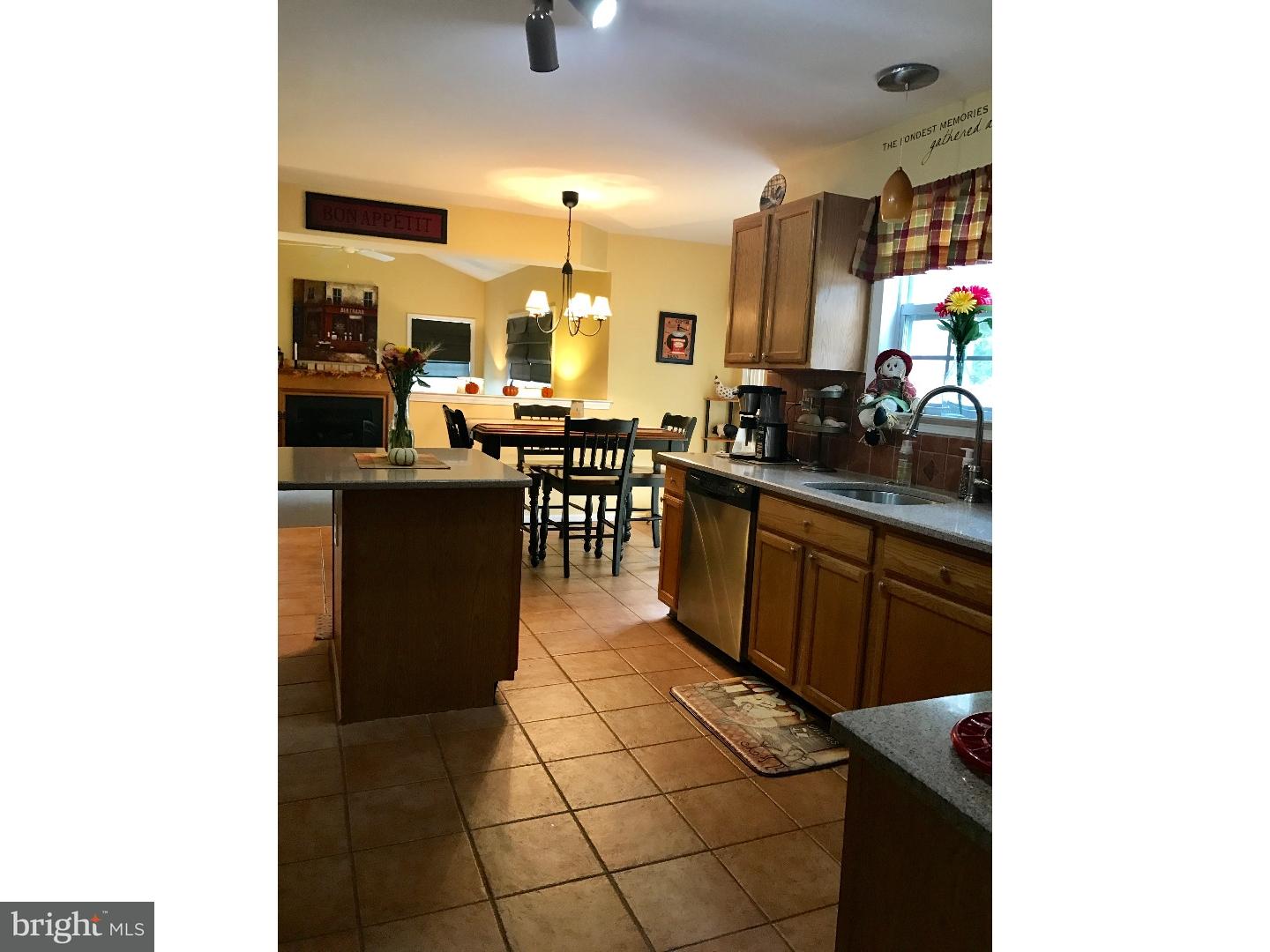 19 Lexington Park Road Sicklerville, NJ 08081 - Photo 11 of 23 Kitchen
