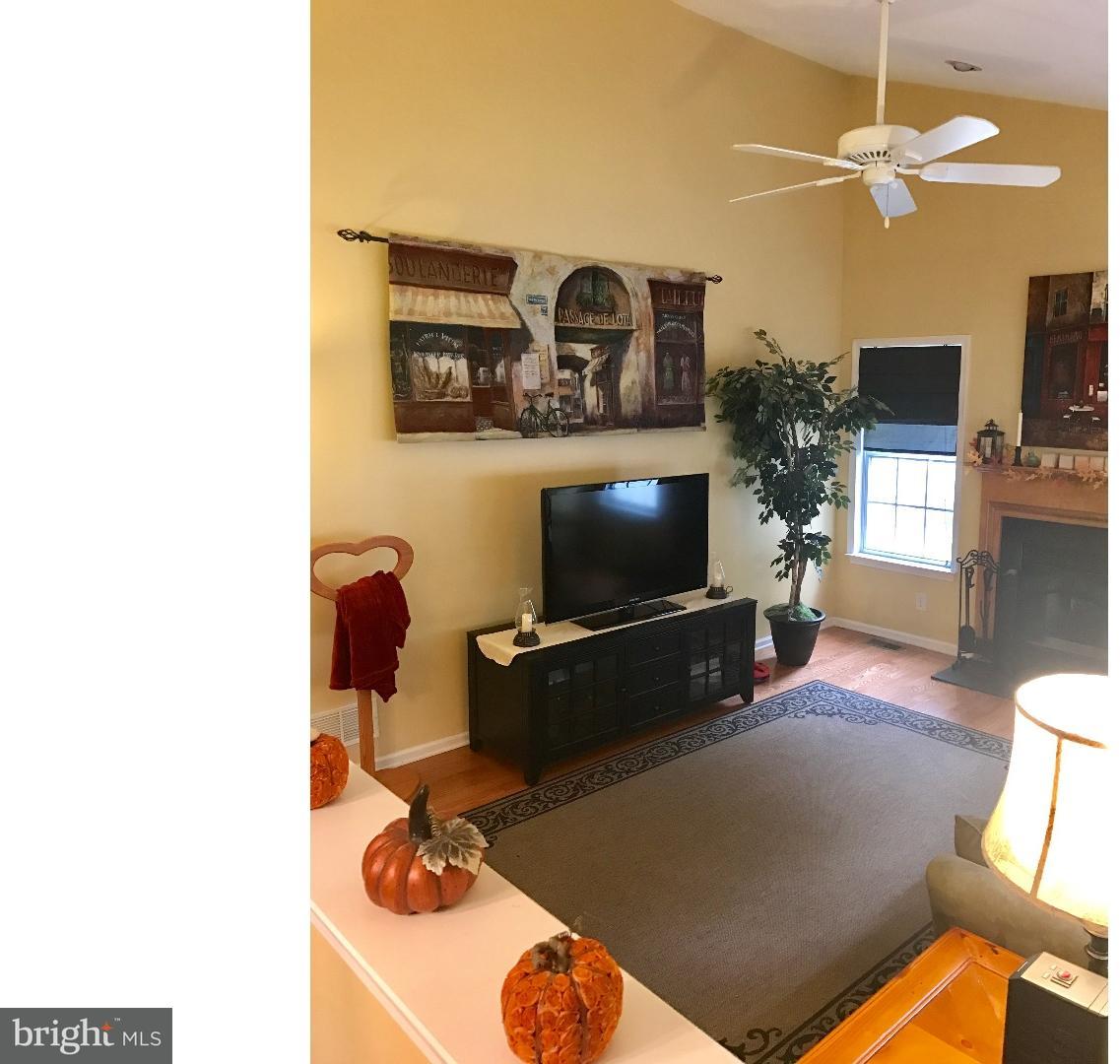 19 Lexington Park Road Sicklerville, NJ 08081 - Photo 12 of 23 Family Room