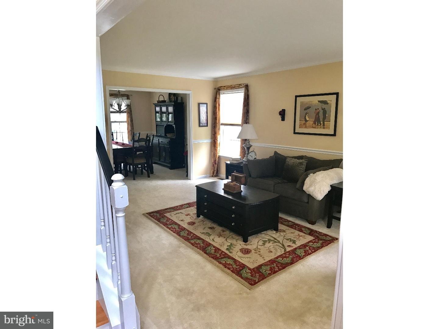 19 Lexington Park Road Sicklerville, NJ 08081 - Photo 4 of 23 Living Room