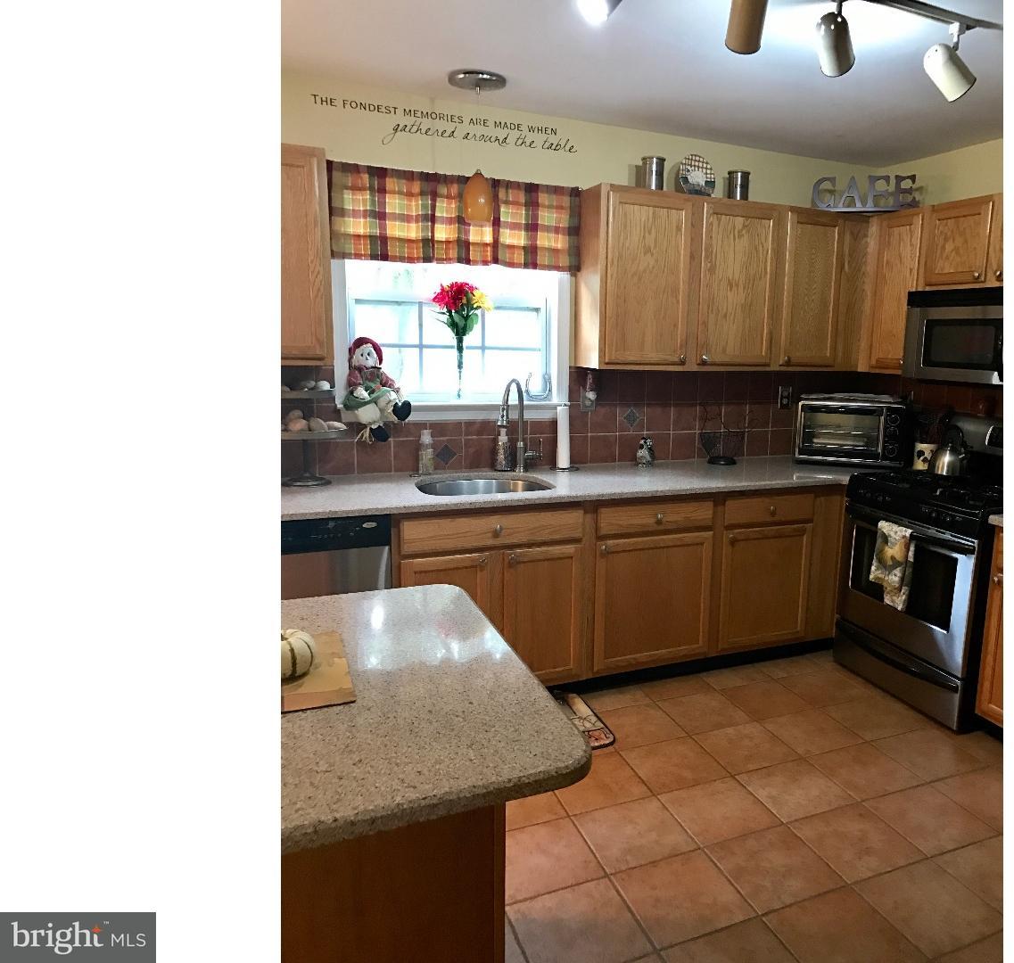 19 Lexington Park Road Sicklerville, NJ 08081 - Photo 10 of 23 Kitchen