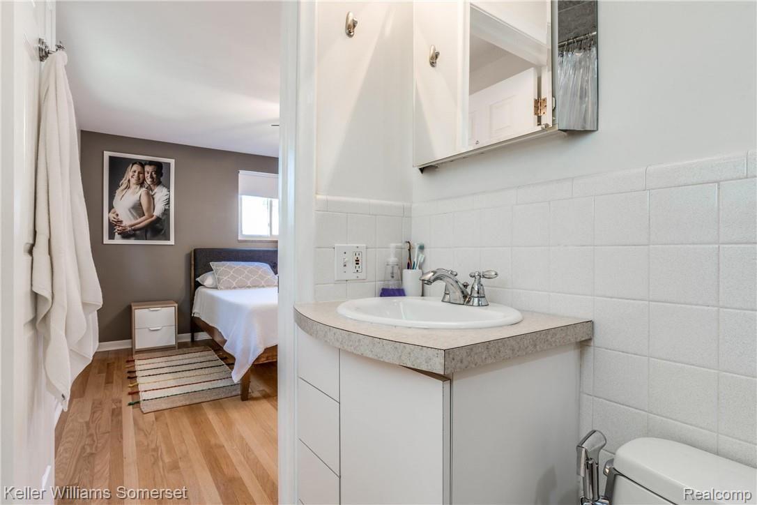 541 South Rosedale Court Grosse Pointe, MI 48236 - Photo 43 of 46 Interiors (36 of 41).jpg