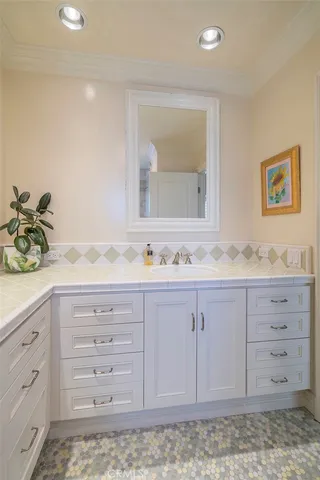 $12,500 | 2121 Chelsea Road, Palos Verdes Estates, CA 90274