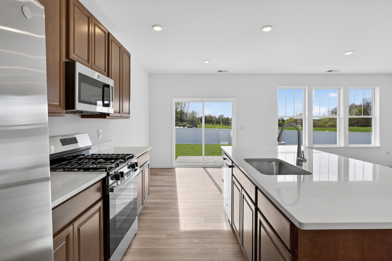 4217 Meadowridge Road Woodstock, IL 60098 - Photo 9 of 23