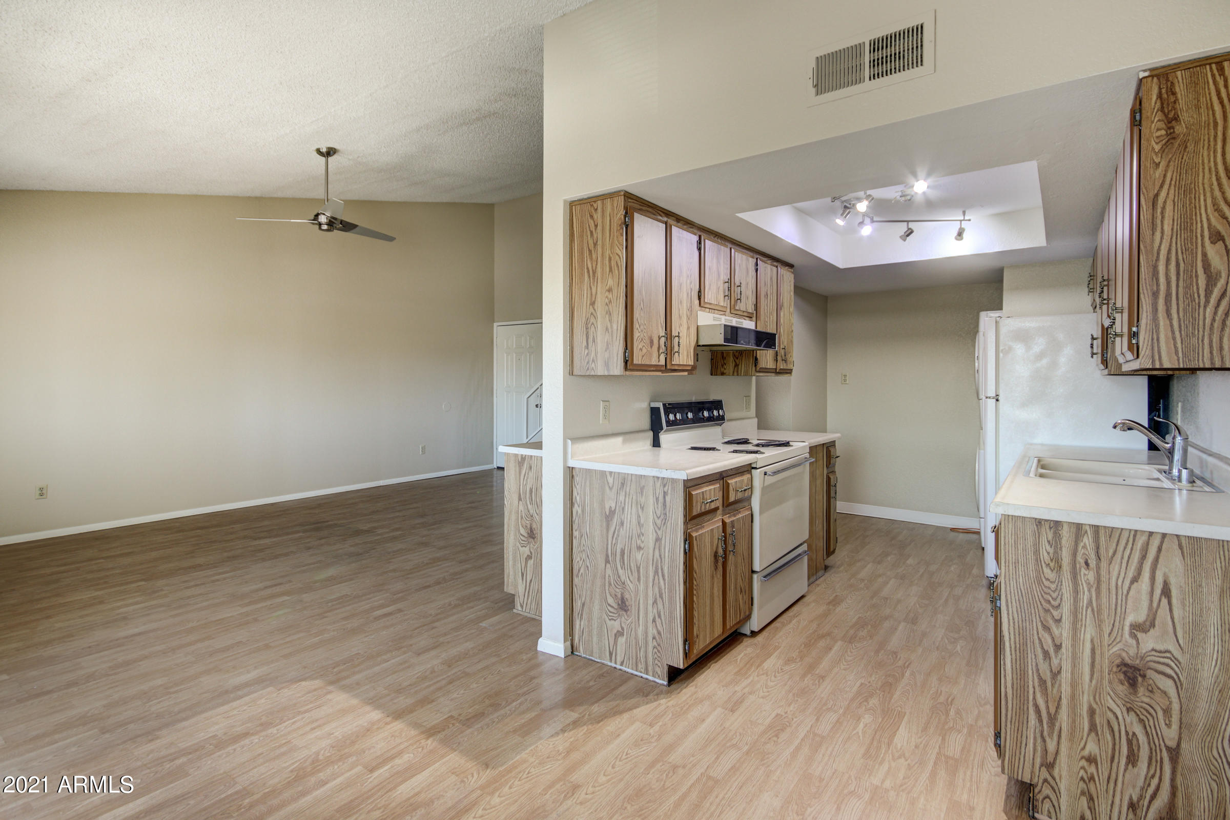 151 E Broadway Rd #302-6