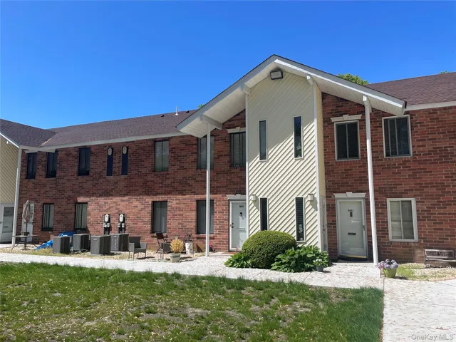 $200,000 | 40 Navajo Court, Unit 40, Coram, NY 11727