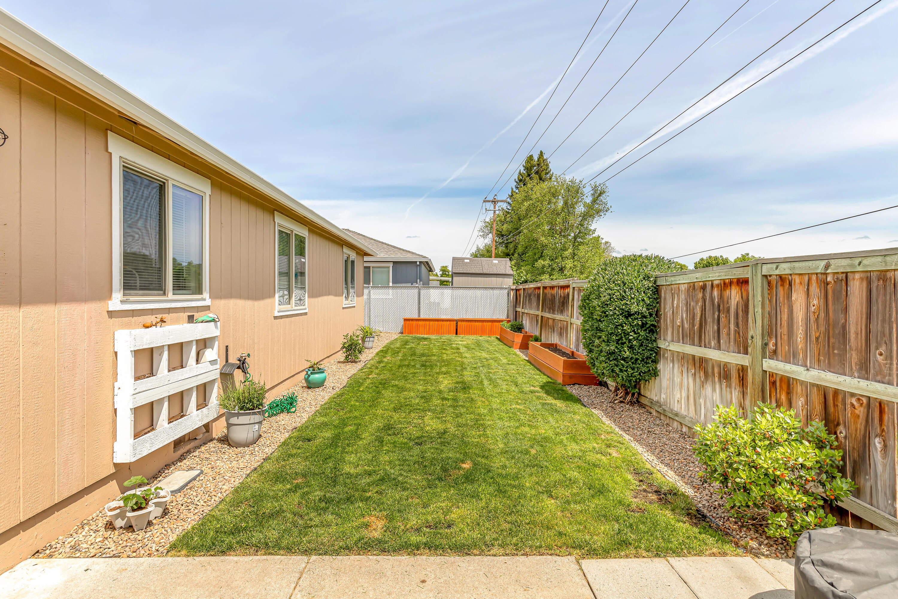 306 Sandi Way Eagle Point, OR 97524 - Photo 29 of 33 9R9A9356