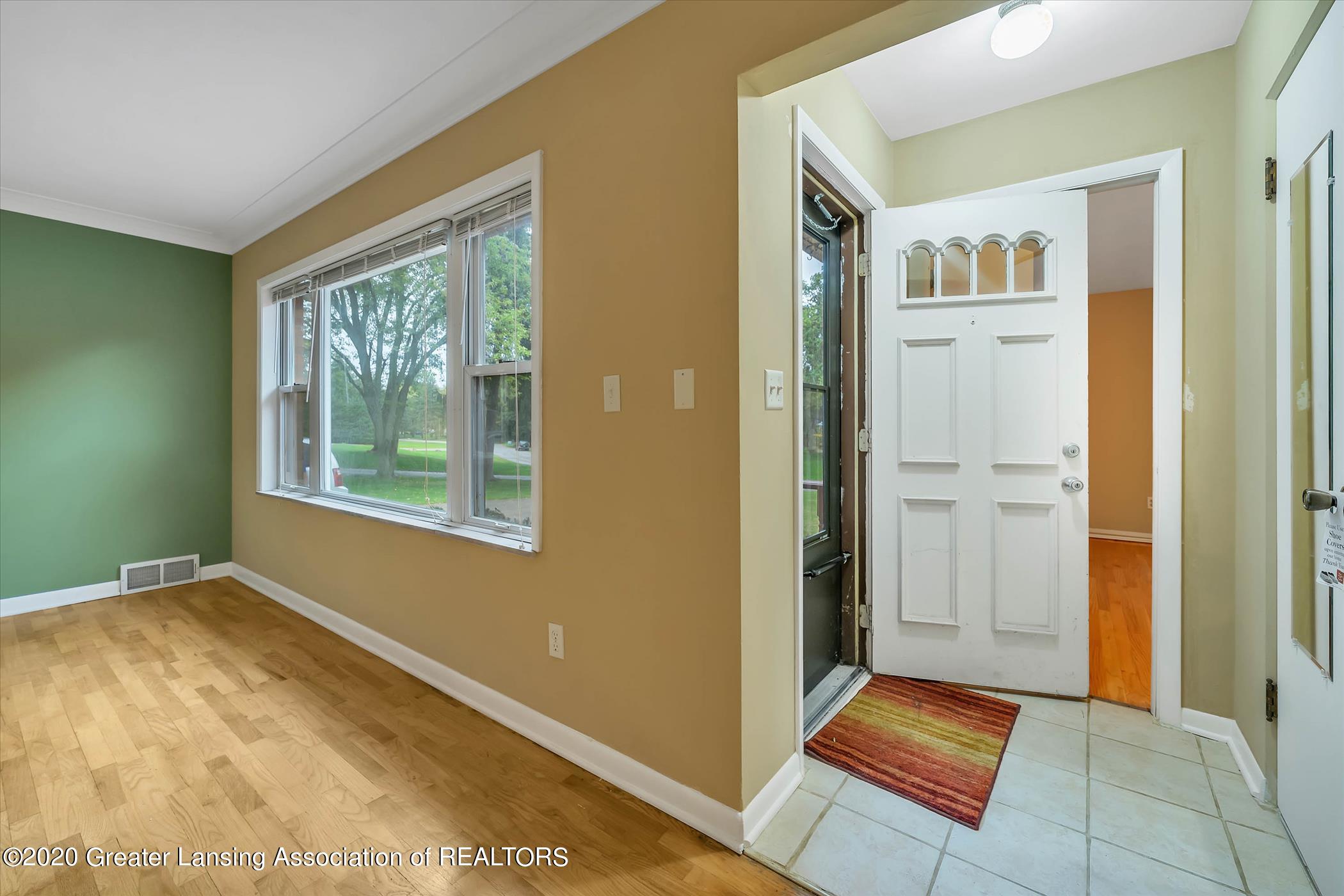 2173 Iroquois Road Okemos, MI 48864 - Photo 7 of 41 2173 Iroquois Rd-WindowStill-Rea (7)