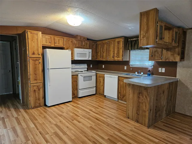 $950 | 1324 South Walker Road, Conroe, TX 77306