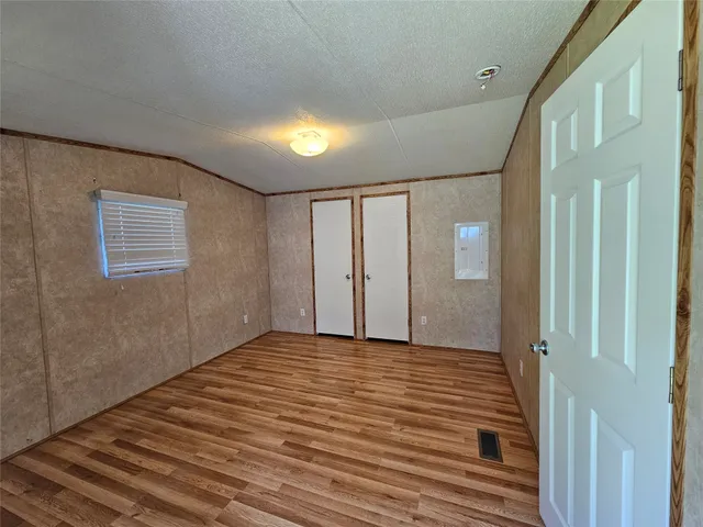 $950 | 1324 South Walker Road, Conroe, TX 77306