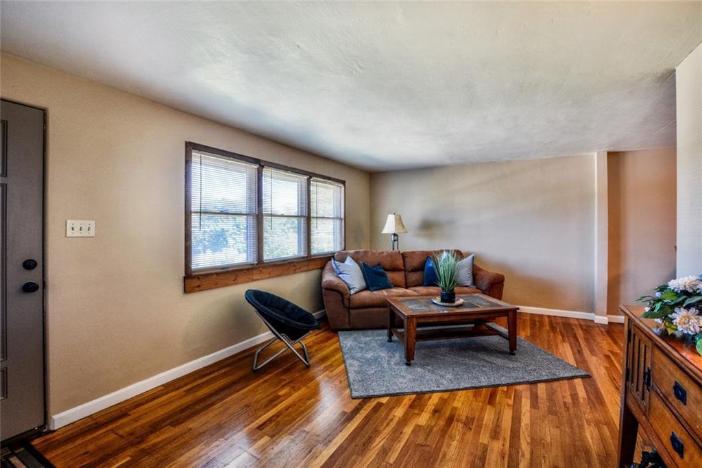 313 West Bruceton Road Pittsburgh, PA 15236 - Photo 4 of 24 Gallery Image 4