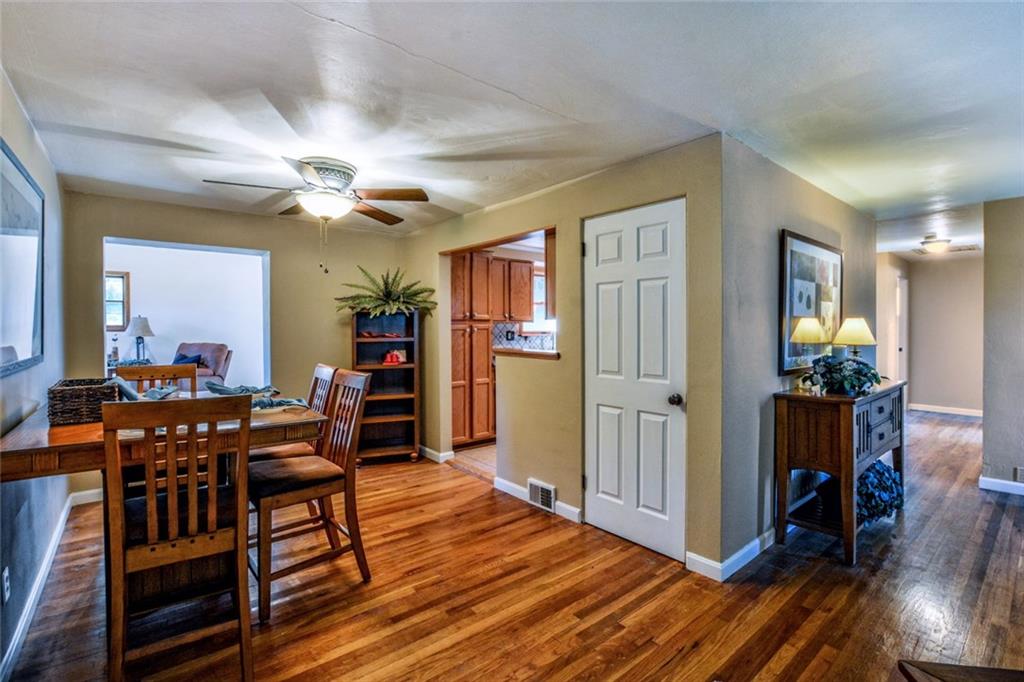 313 West Bruceton Road Pittsburgh, PA 15236 - Photo 5 of 24 Gallery Image 5
