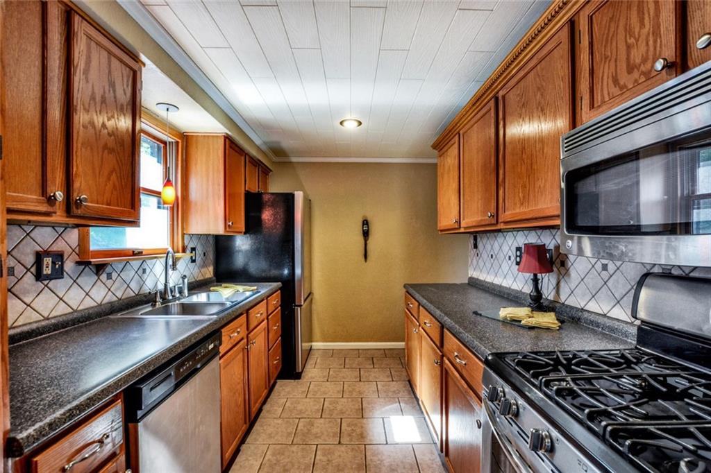 313 West Bruceton Road Pittsburgh, PA 15236 - Photo 7 of 24 Gallery Image 7
