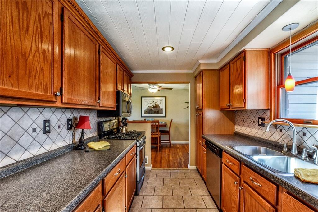 313 West Bruceton Road Pittsburgh, PA 15236 - Photo 10 of 24 Gallery Image 10